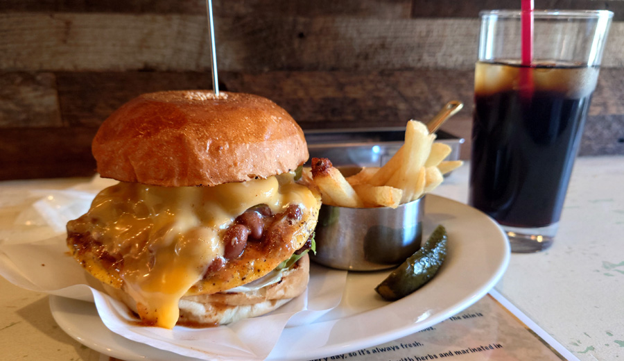 京成大久保駅から徒歩9分 マンドリン ハンバーガーキッチンで頂く、絶品ハラペーニョオムレツバーガー 孤高の千葉グルメ